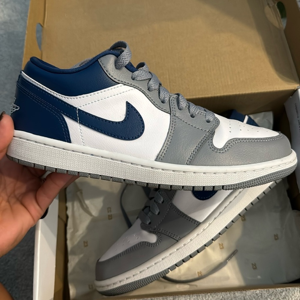 WMNS AIR JORDAN 1 LOW